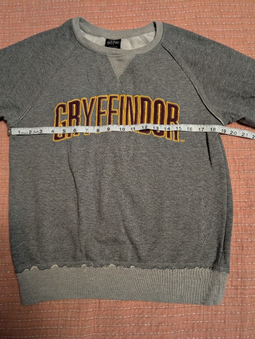 Gryffindor Women's Gray Crew Sweatshirt with Crest Patch - Picture 6 of 7